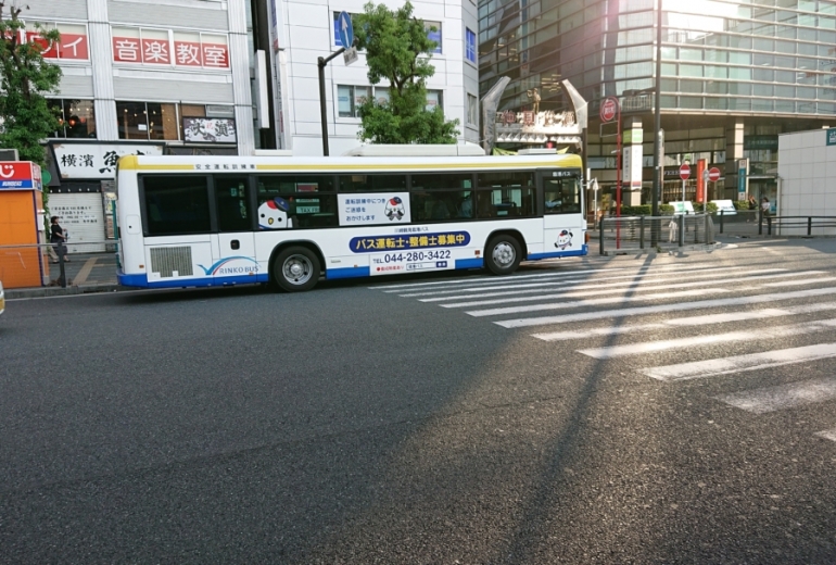 川崎鶴見臨港バス 安全運転訓練車