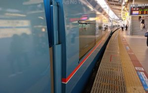 黄昏時の小田急ロマンスカー その1 - 中河原昭仁