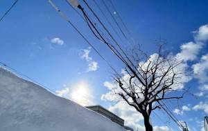 照らされた雪山 - 天琉