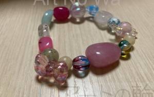 キャンディとリボンがついたビーズブレスレット - ミチェル