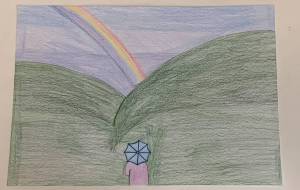 山の前で虹を見ながら傘をさす少女 - とくみ 