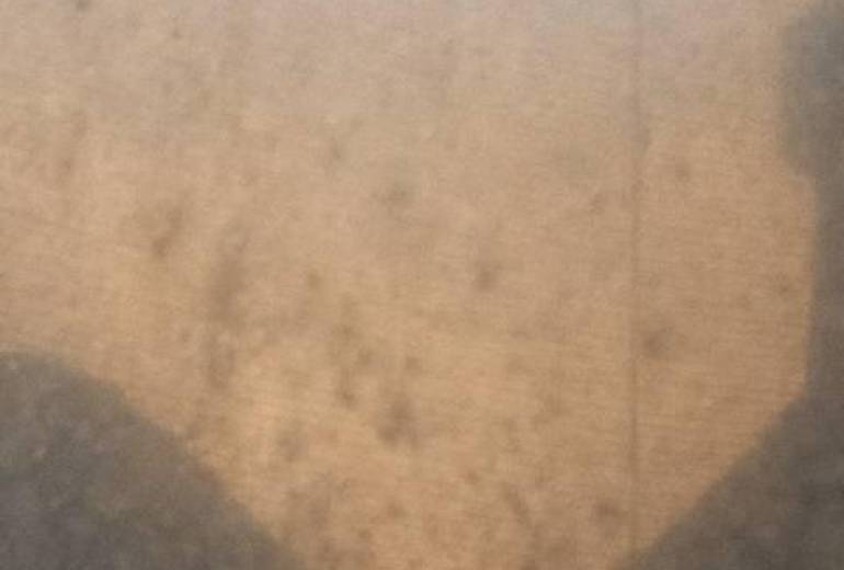 汚れた窓、貧困者家族の思い