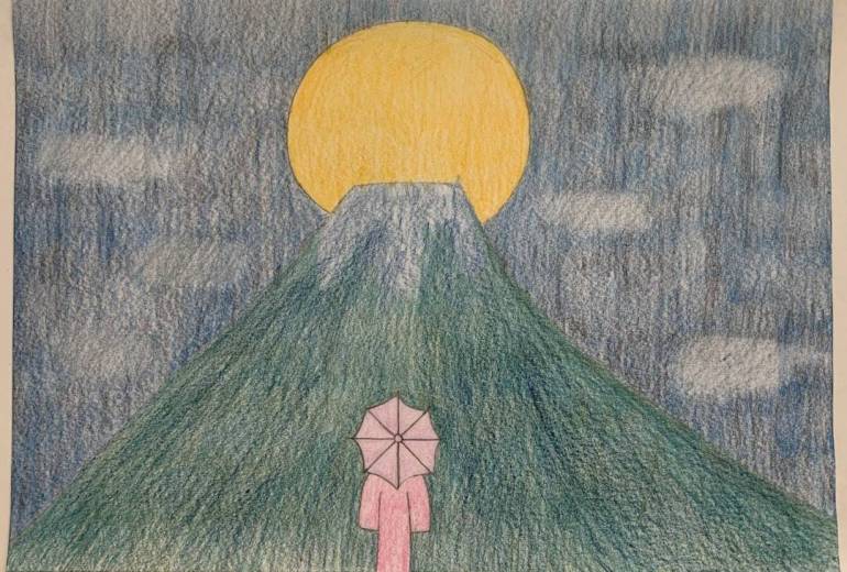 月と富士山を眺めながら傘をさす少女