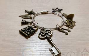 アンティークゴールドのキーリング - ミチェル