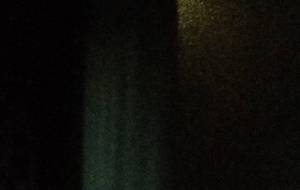 カーテンごし、家族へ思い - 真鍋哲地