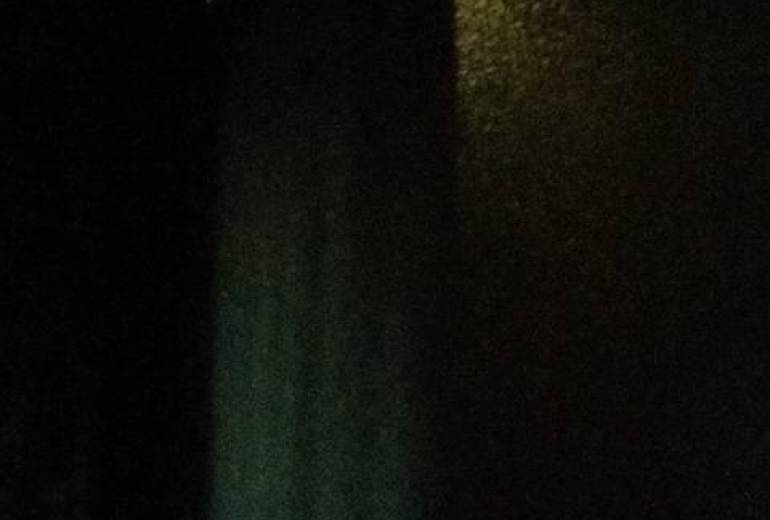 カーテンごし、家族へ思い