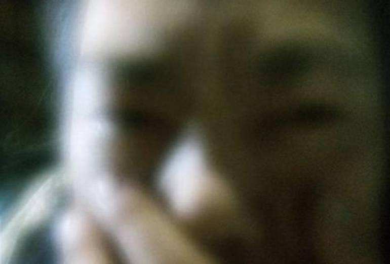 母さん、僕を笑って、てっちゃん泣かんでって微笑みながら馬鹿って