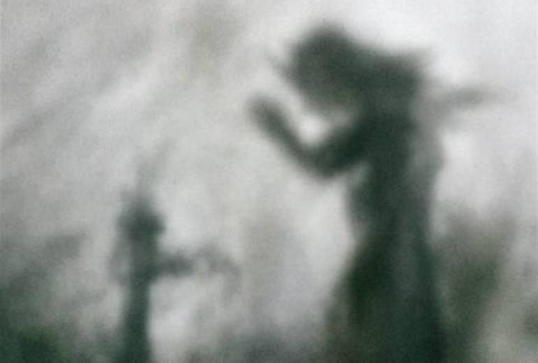 鬼、母のお墓のまえで（鬼おっかあ、鬼おっかあ）