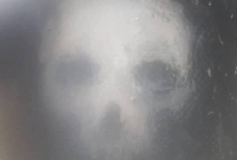 写実スフマートスクラッチアート頭骨