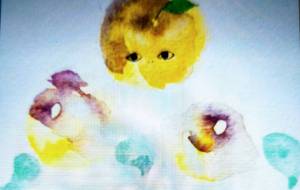 林檎に顔を付けた1 - ぴぴ