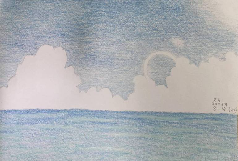 入道雲と海の風景
