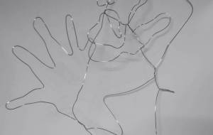 空を仰ぎ見る老母 - こうつぁん