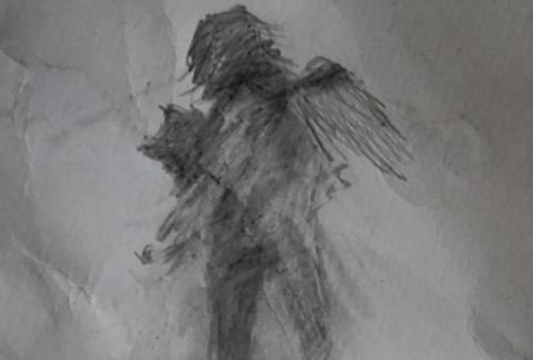 キミは戦火の天使の女の子、お母さんミーが猫のミーが！（泣かないで、お願い、泣かないで、僕は神様に祈るよ君ために！）