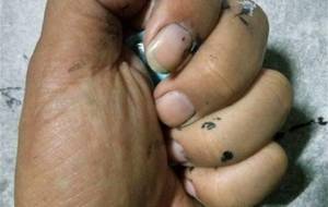 母さん、僕の母さん、悔しい、母さんが、何故、どうして(母さんが、残した薬、握りしめて) - 真鍋哲地