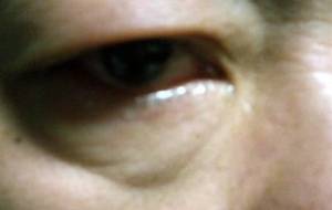 愛は、愛は、称賛されたり、異性にモテる、違う愛はすぐそばで笑ってる - 真鍋哲地