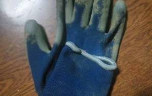 泥だらけの手袋（家族のために僕なりに！こんなのだけど僕の愛つもり） - 真鍋哲地 