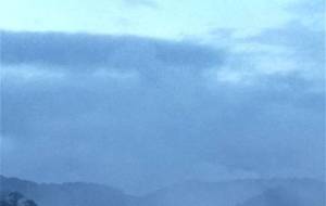 尊い愛し古里、僕を抱いて生んだ、青金色愛心古里 - 真鍋哲地