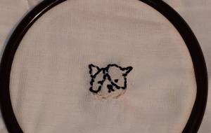 ハチワレねこ 刺繍 -