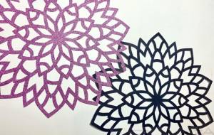 曼荼羅切り絵 - MOMO