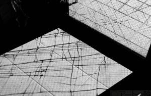 割れたガラスと影絵 - フーテン