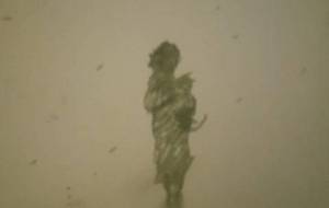 母さん雪が降る、僕はさぶさに負けない!僕は心から一生懸命アート仕事を頑張る!!情熱で雪なんかとかすよ!!!とにかく少しでも良いもの!!! - 真鍋哲地