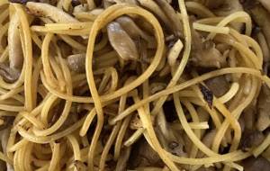 舞茸とシメジのバター醤油パスタ - 笹谷正博