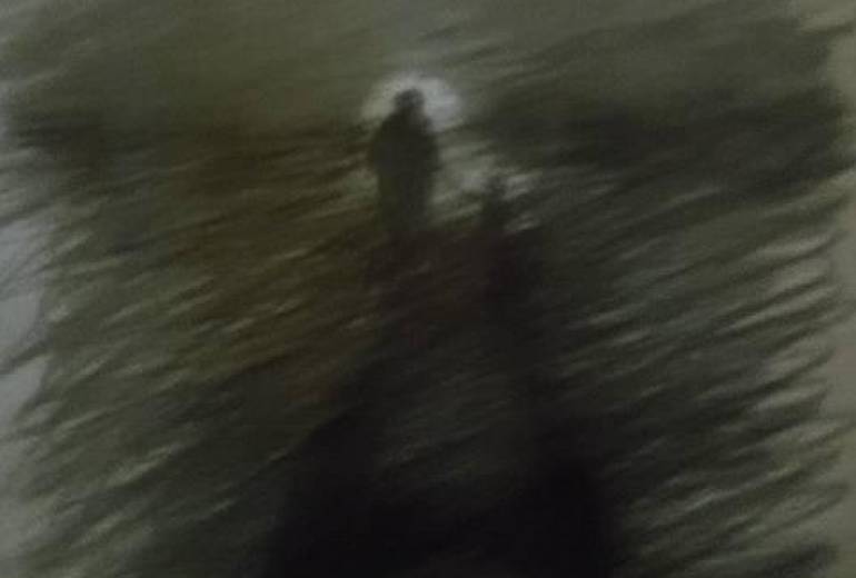 （僕羅母愛慈恩）この世界で僕が生まれた、愛が僕の心のなかに電流が走り粉々なるほど響いて、