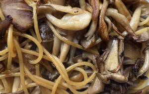 舞茸とシメジバター醤油パスタ - 笹谷正博 
