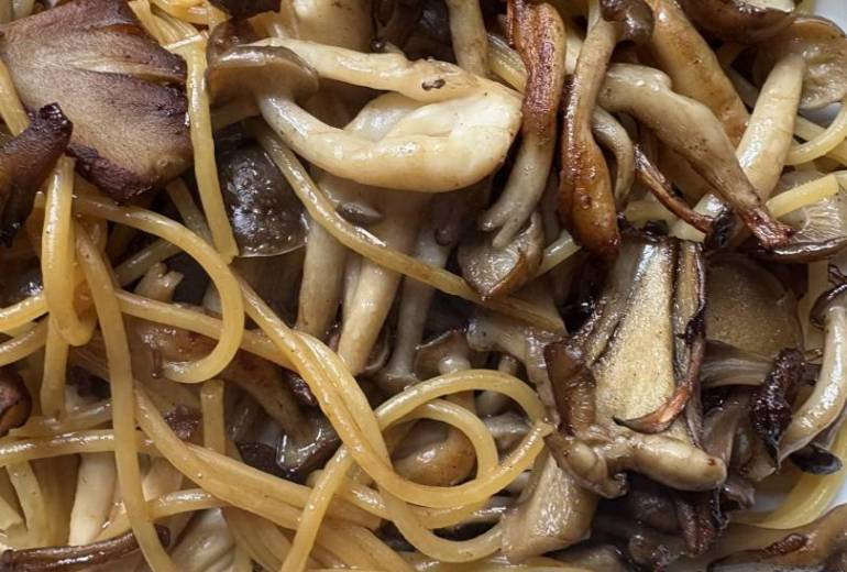 舞茸とシメジバター醤油パスタ