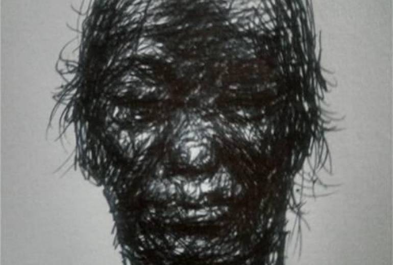 戦火の老人、彼が何をしたというのか！