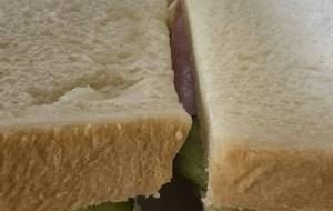 サンドイッチ作る - 笹谷正博 