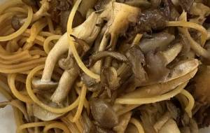 舞茸とシメジのバター醤油パスタ - 笹谷正博