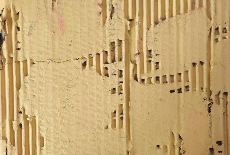 黄色い段ボール