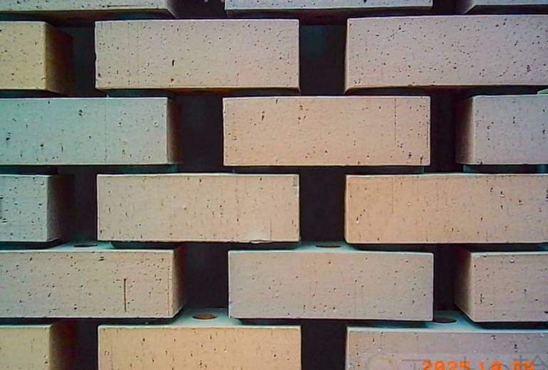 レンガと記憶の狭間