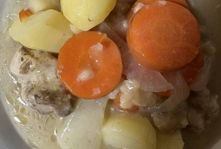 チキンクリームシチュー