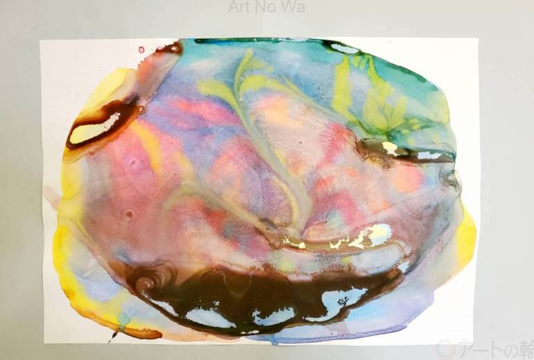 クラブ　地面の下から見た葉っぱ