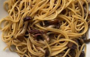 舞茸とシメジのバター醤油パスタ - 笹谷正博 