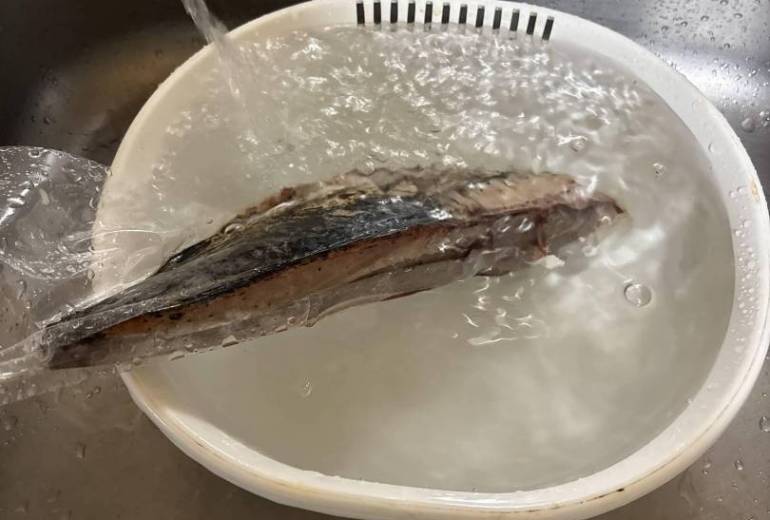 お正月大型サイズカツオのたたき捌きます