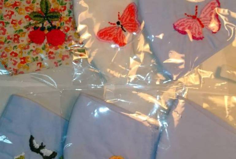 マスクに刺繍シリーズ１