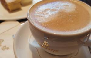 カフェでひと休み - トイロ