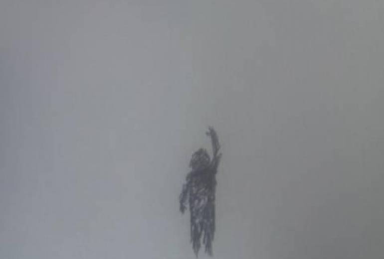 母さん､遠く施設に、母ちゃん飛んでいきや、元気でな（母ちゃんが施設を代わる、かあちゃんありがとう､かあさん手の掌からこぼれたものもう届かないよ）