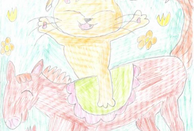 ウマと遊ぶネコ